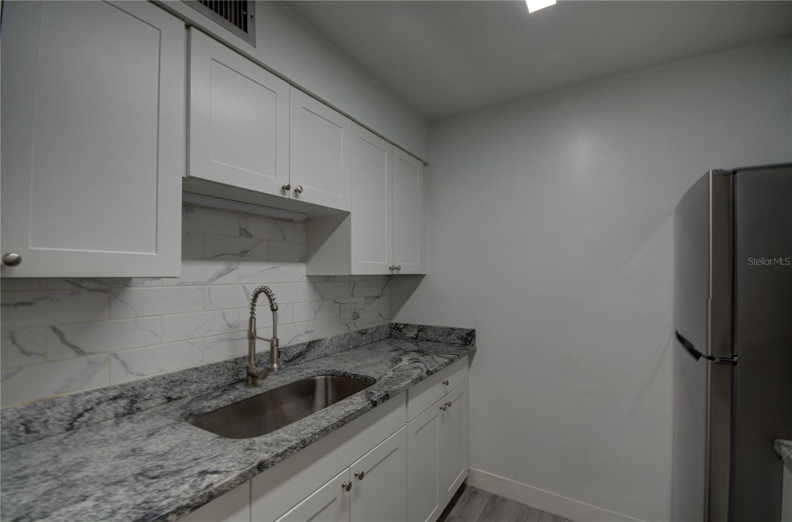 Image 7 of 22 For 350 79th Avenue N 104