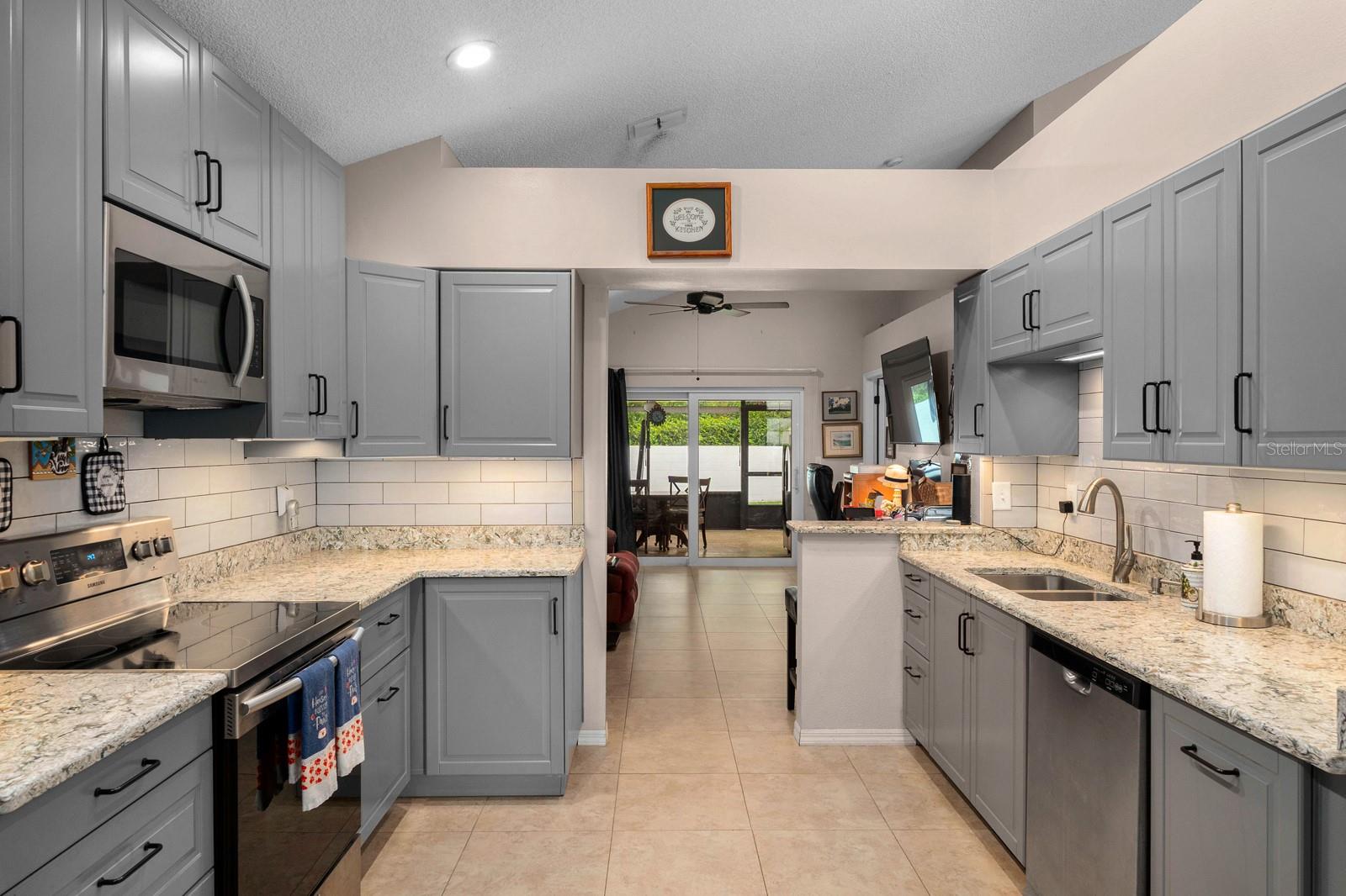 Image 10 of 24 For 9706 Glenpointe Drive
