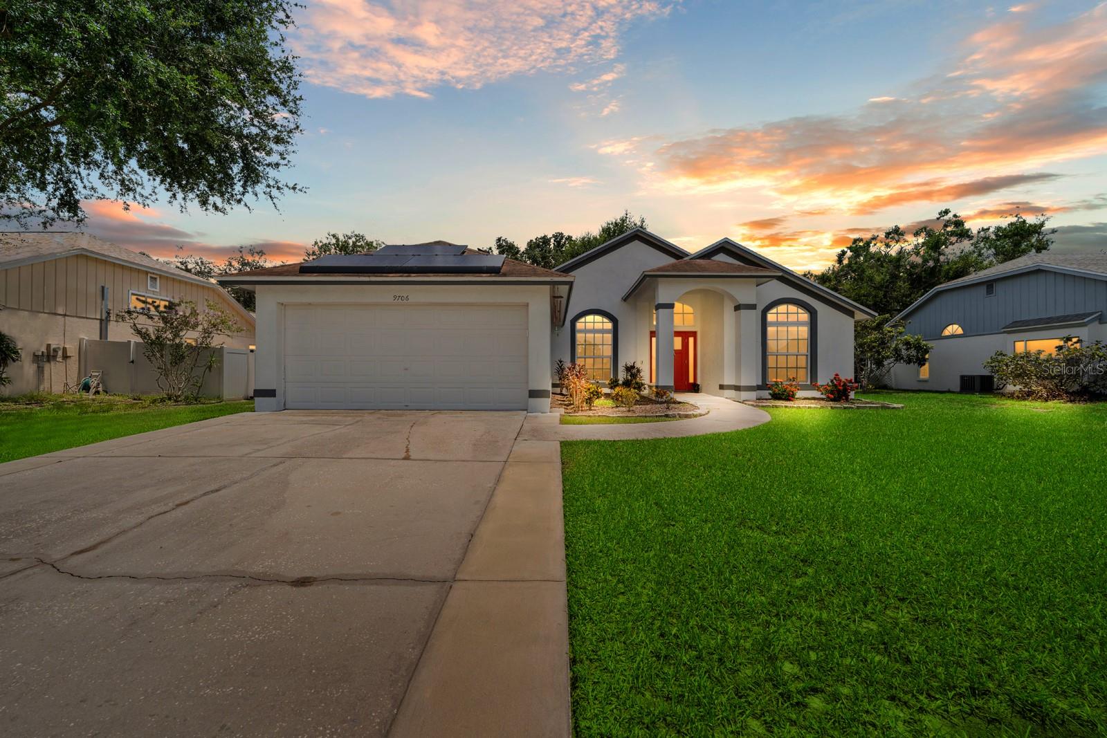 Image 4 of 24 For 9706 Glenpointe Drive