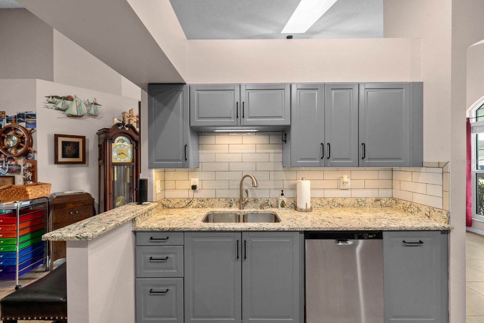 Image 8 of 24 For 9706 Glenpointe Drive