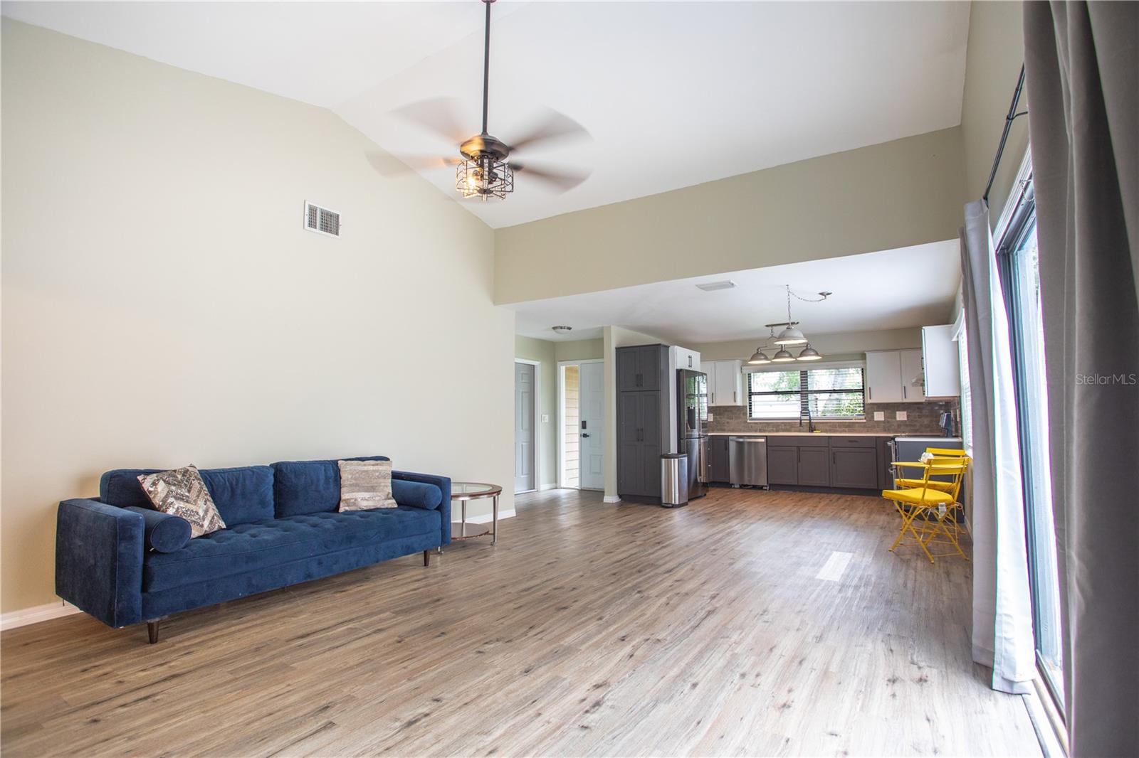 Image 10 of 43 For 1713 Whispering Drive E