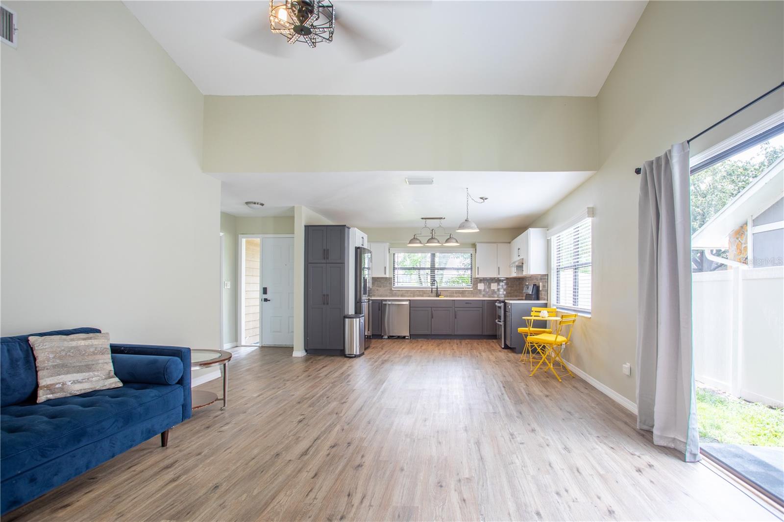 Image 11 of 43 For 1713 Whispering Drive E