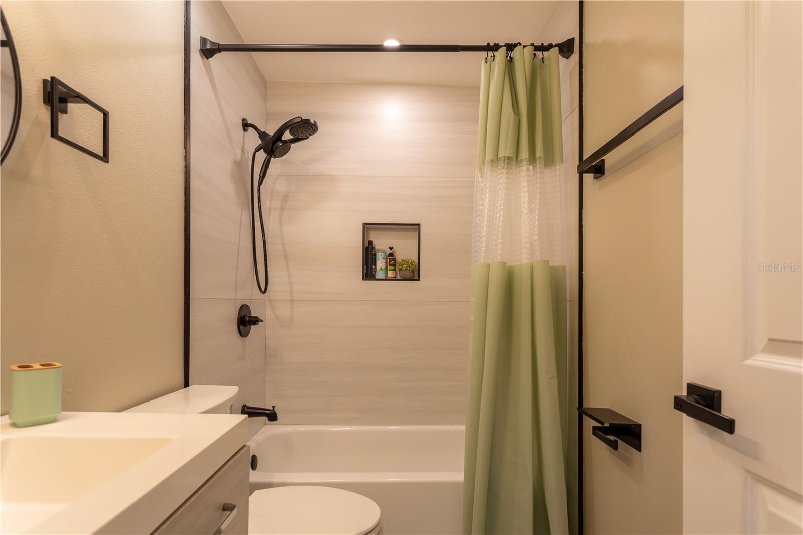 Image 14 of 43 For 1713 Whispering Drive E