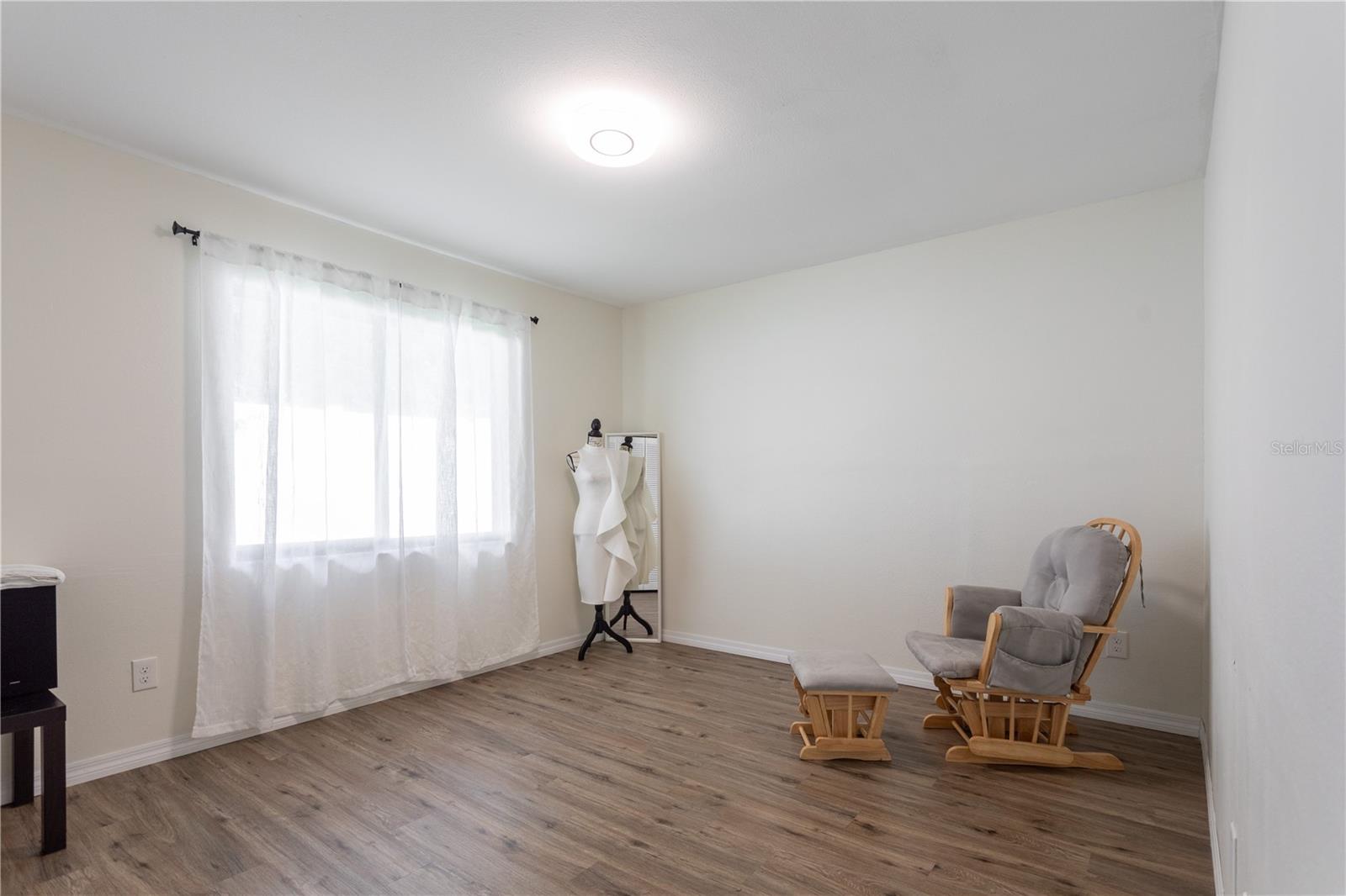 Image 18 of 43 For 1713 Whispering Drive E