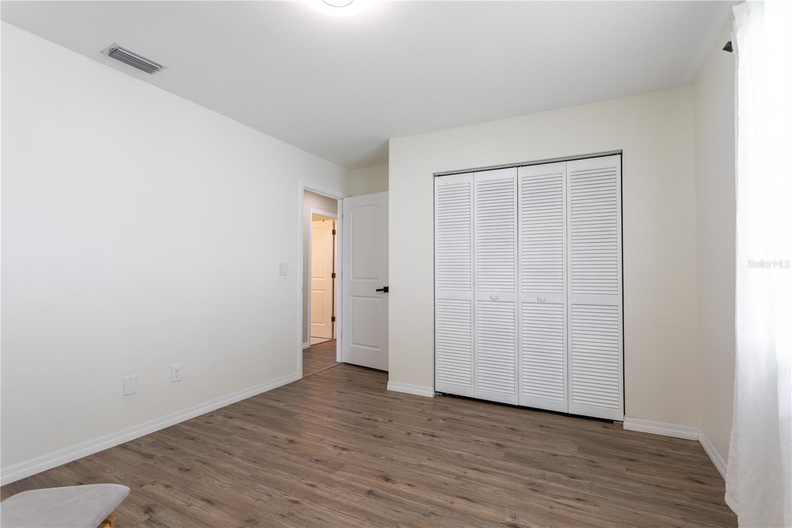 Image 19 of 43 For 1713 Whispering Drive E