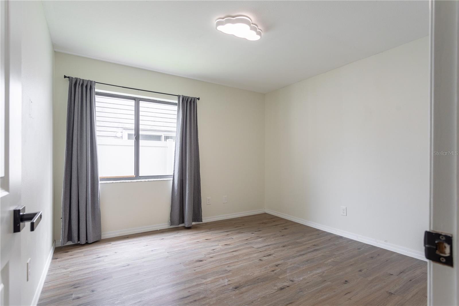 Image 21 of 43 For 1713 Whispering Drive E