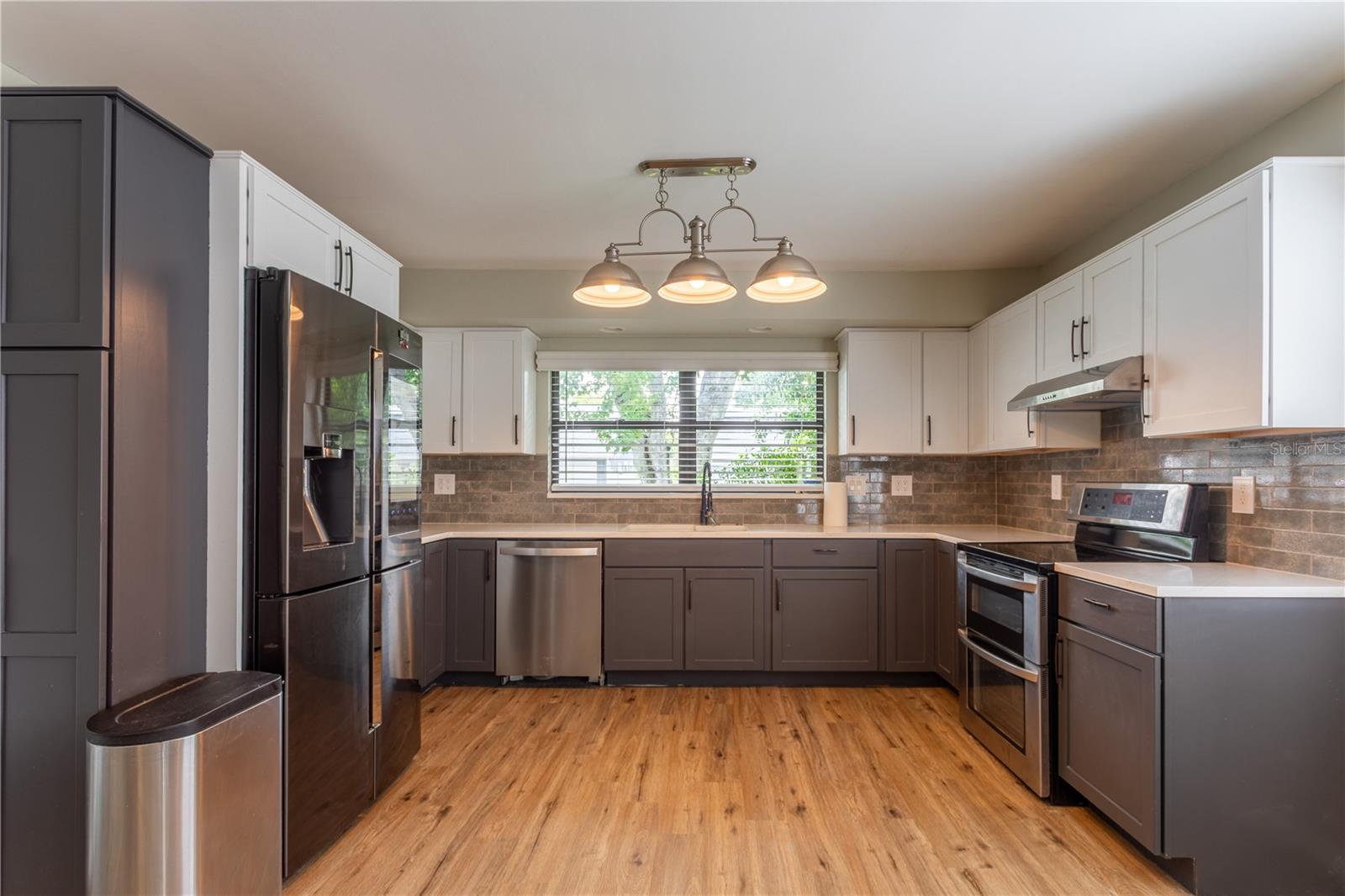 Image 4 of 43 For 1713 Whispering Drive E