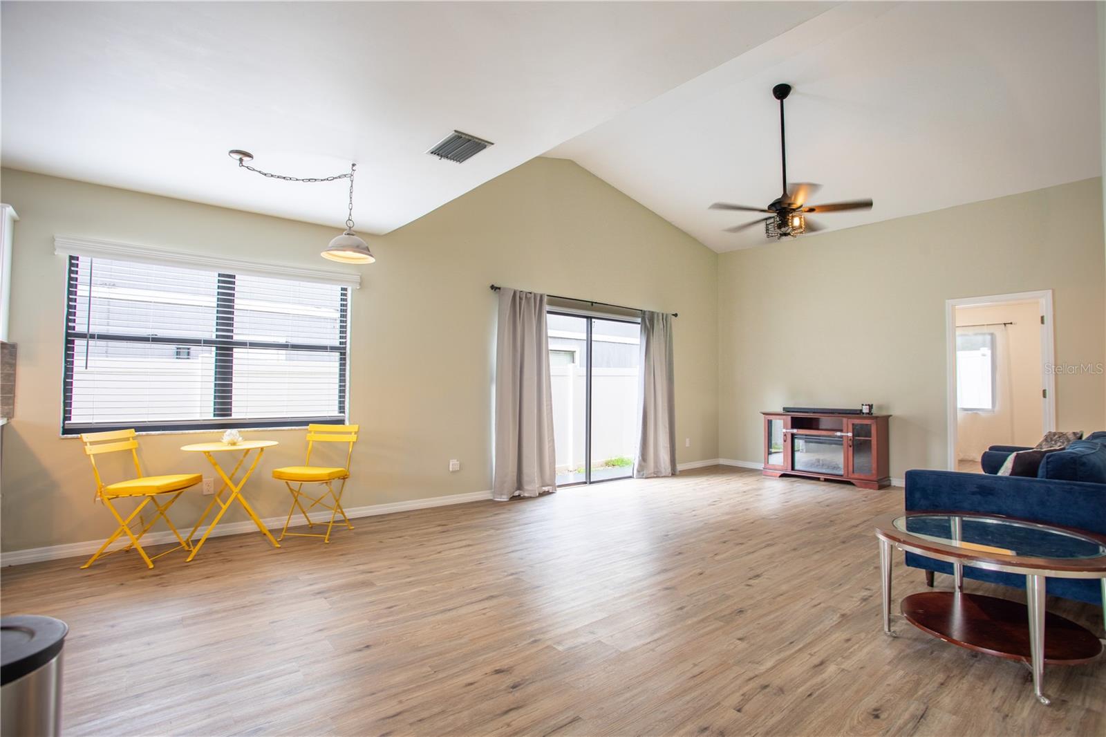 Image 7 of 43 For 1713 Whispering Drive E