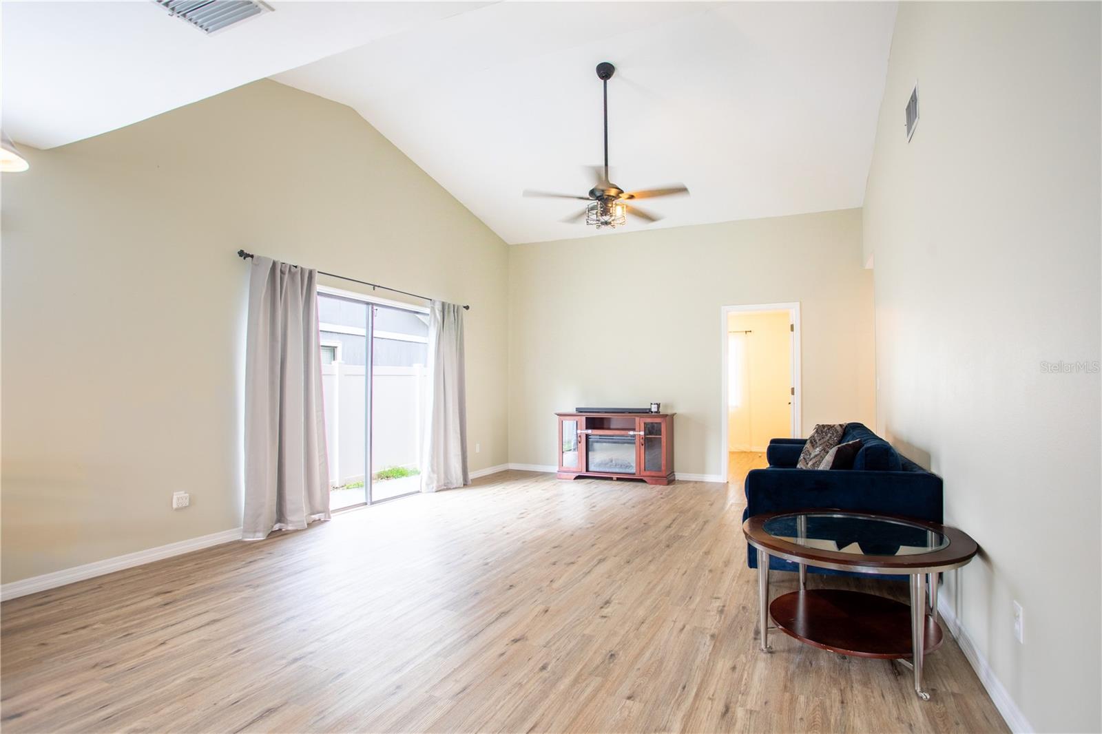 Image 8 of 43 For 1713 Whispering Drive E