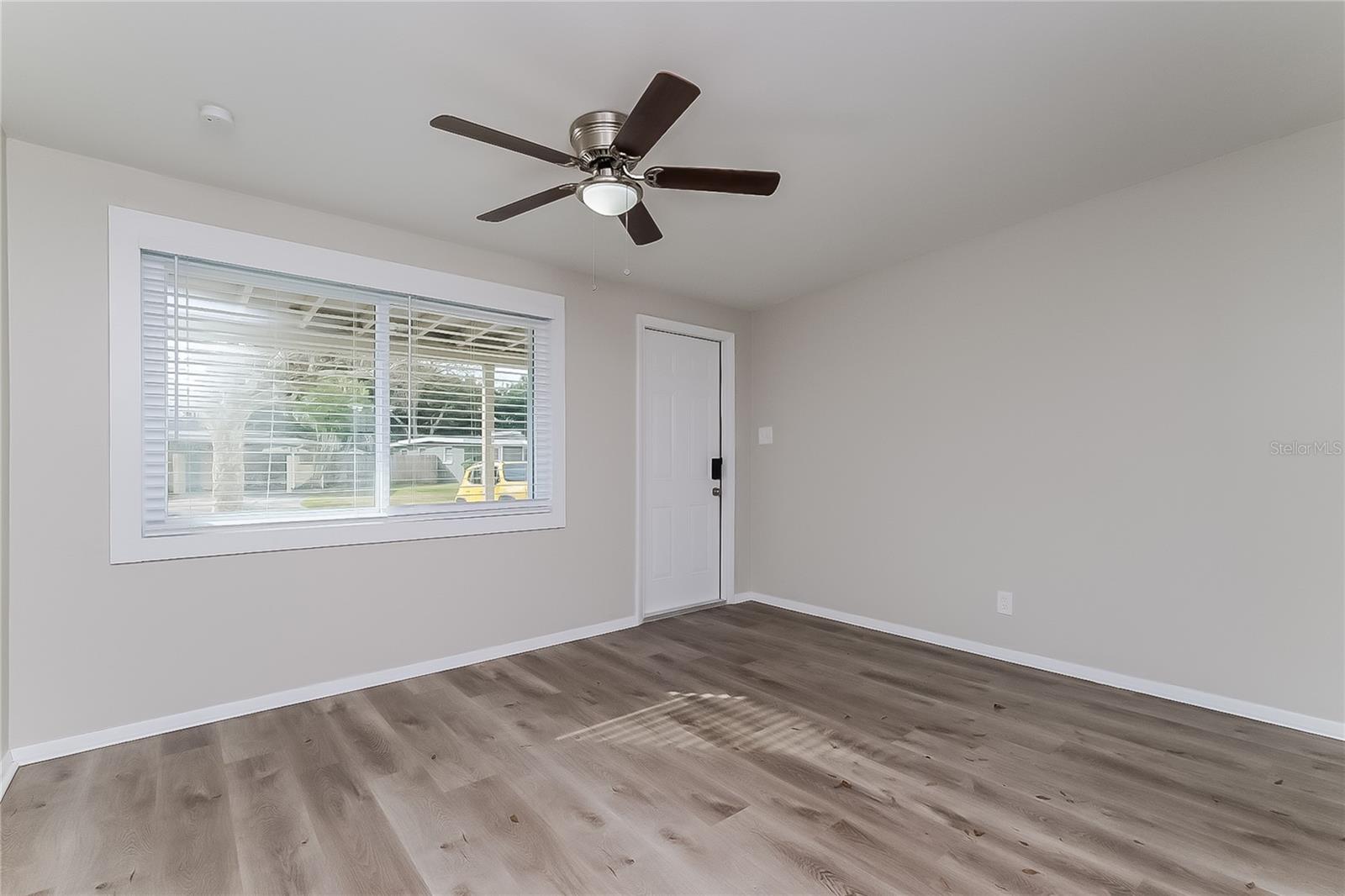 Image 5 of 16 For 10367 112th Avenue