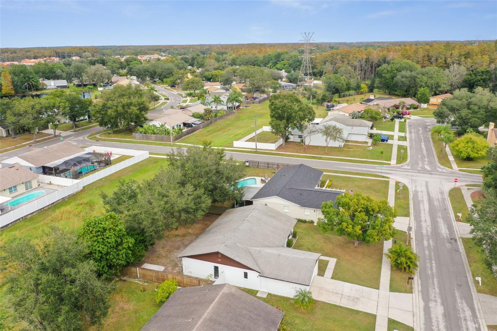 Image 17 of 72 For 16032 Eagle River Way
