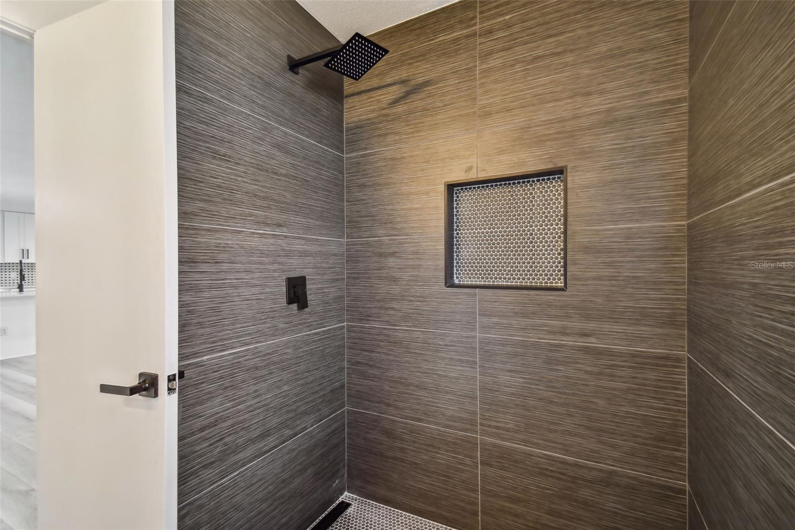 Image 18 of 72 For 16032 Eagle River Way