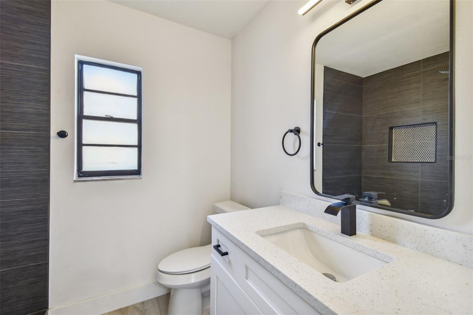 Image 19 of 72 For 16032 Eagle River Way