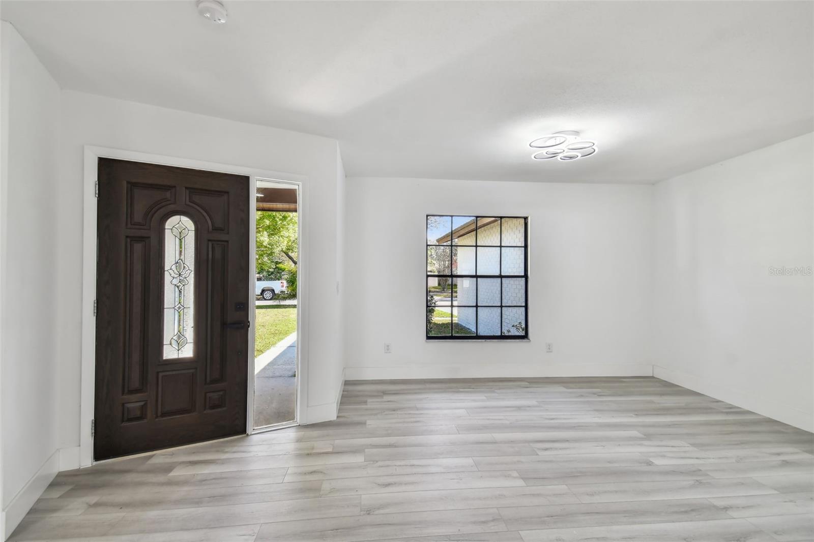 Image 2 of 72 For 16032 Eagle River Way