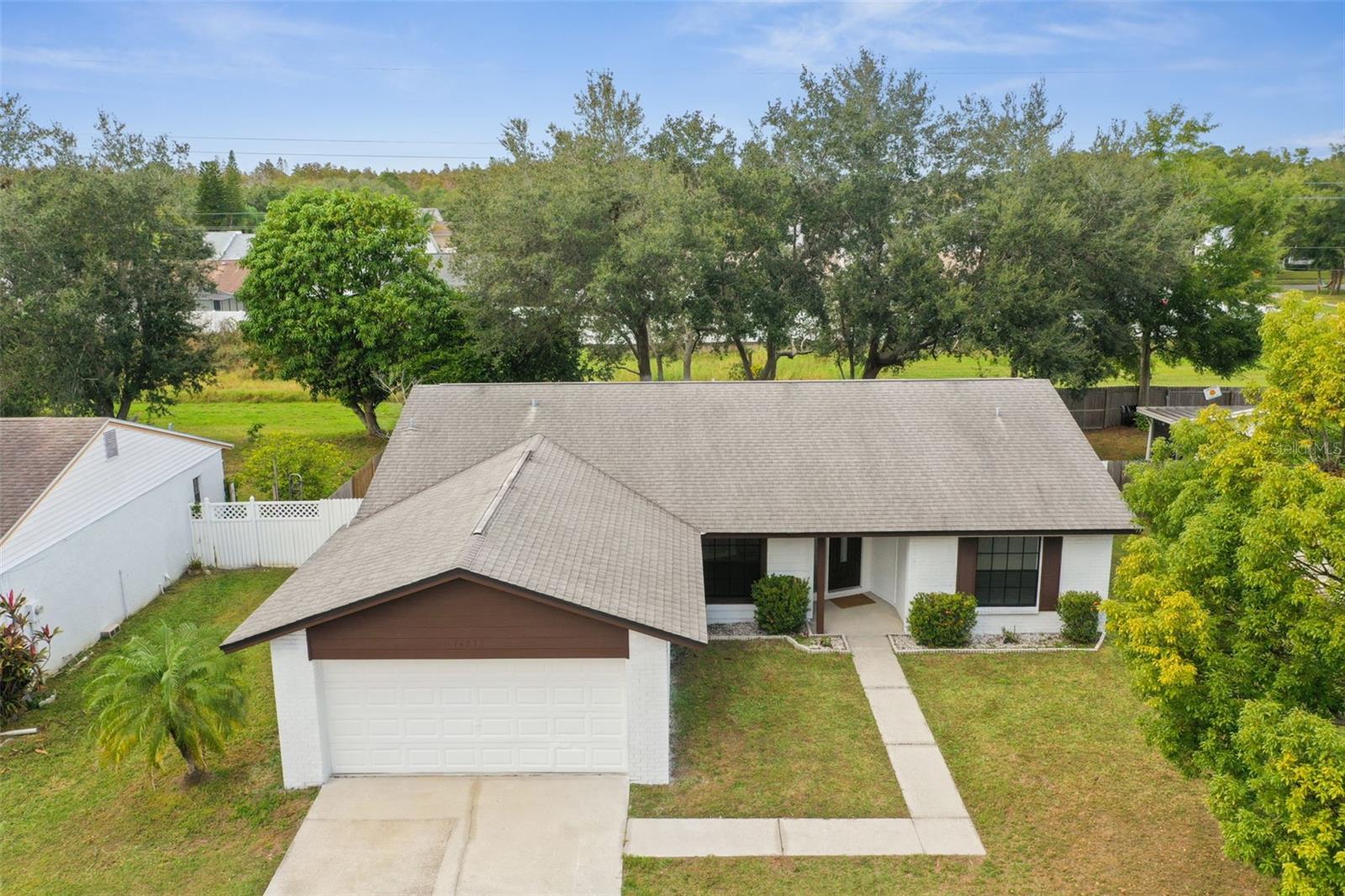 Image 4 of 72 For 16032 Eagle River Way