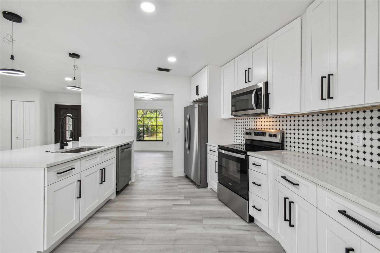 Image 43 of 72 For 16032 Eagle River Way