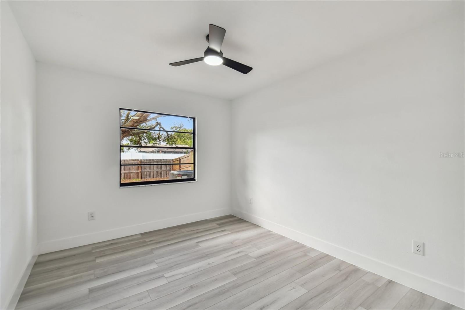 Image 45 of 72 For 16032 Eagle River Way