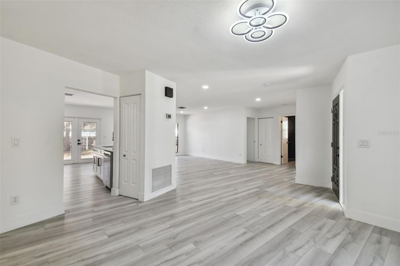 Image 48 of 72 For 16032 Eagle River Way