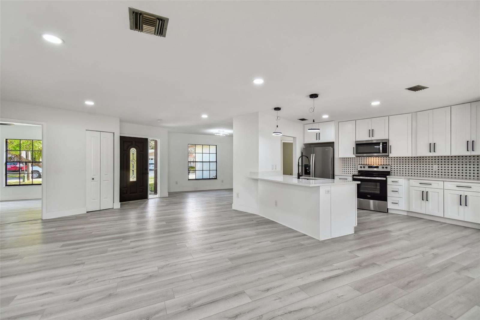 Image 59 of 72 For 16032 Eagle River Way