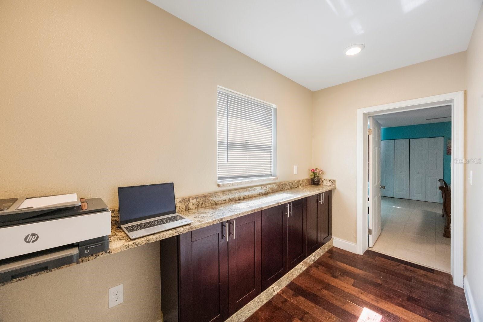 Image 12 of 37 For 3336 20th Avenue Sw