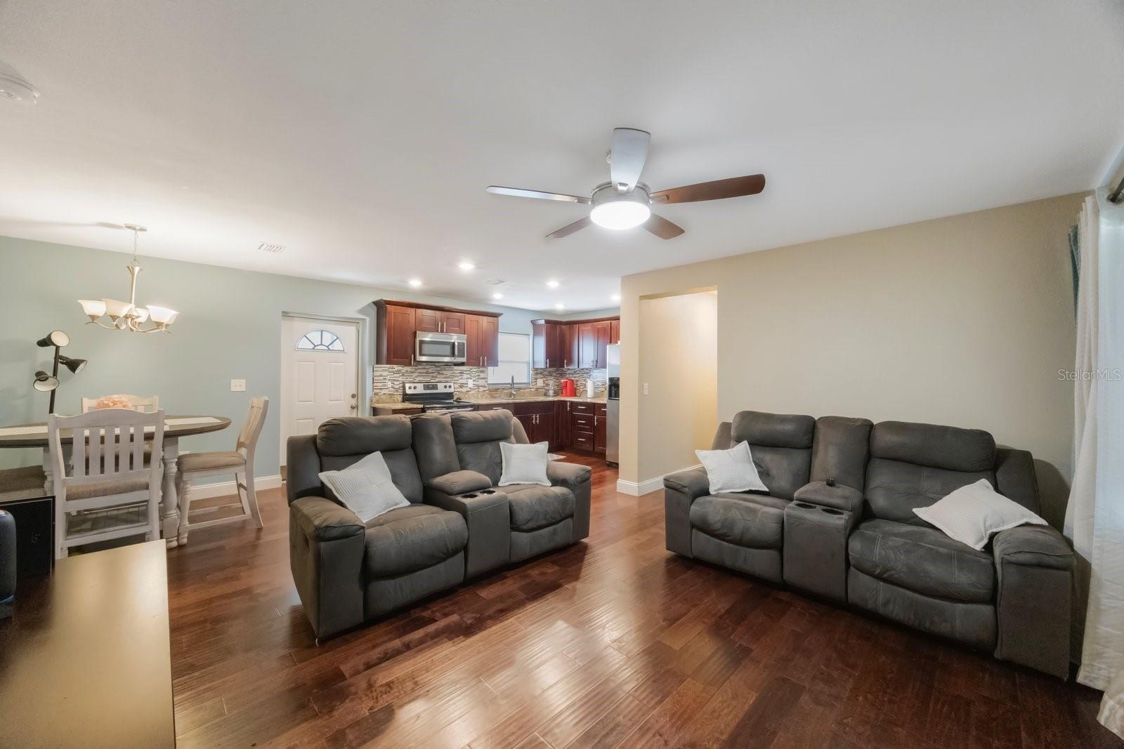 Image 5 of 37 For 3336 20th Avenue Sw