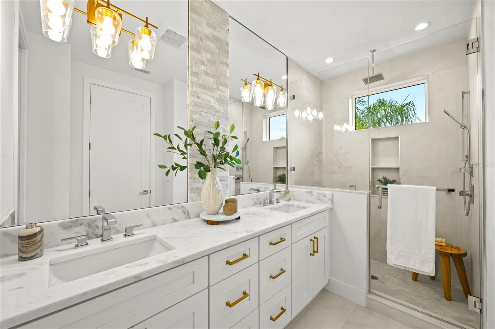 Image 34 of 70 For 3228 Oakellar Avenue