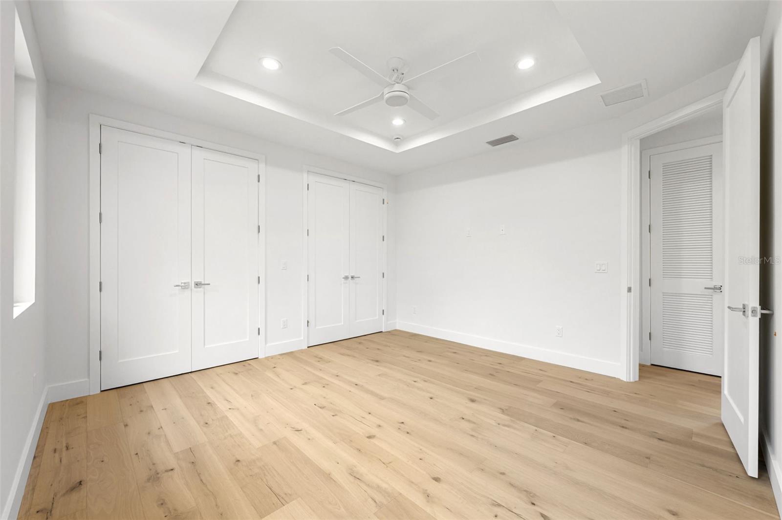 Image 39 of 70 For 3228 Oakellar Avenue