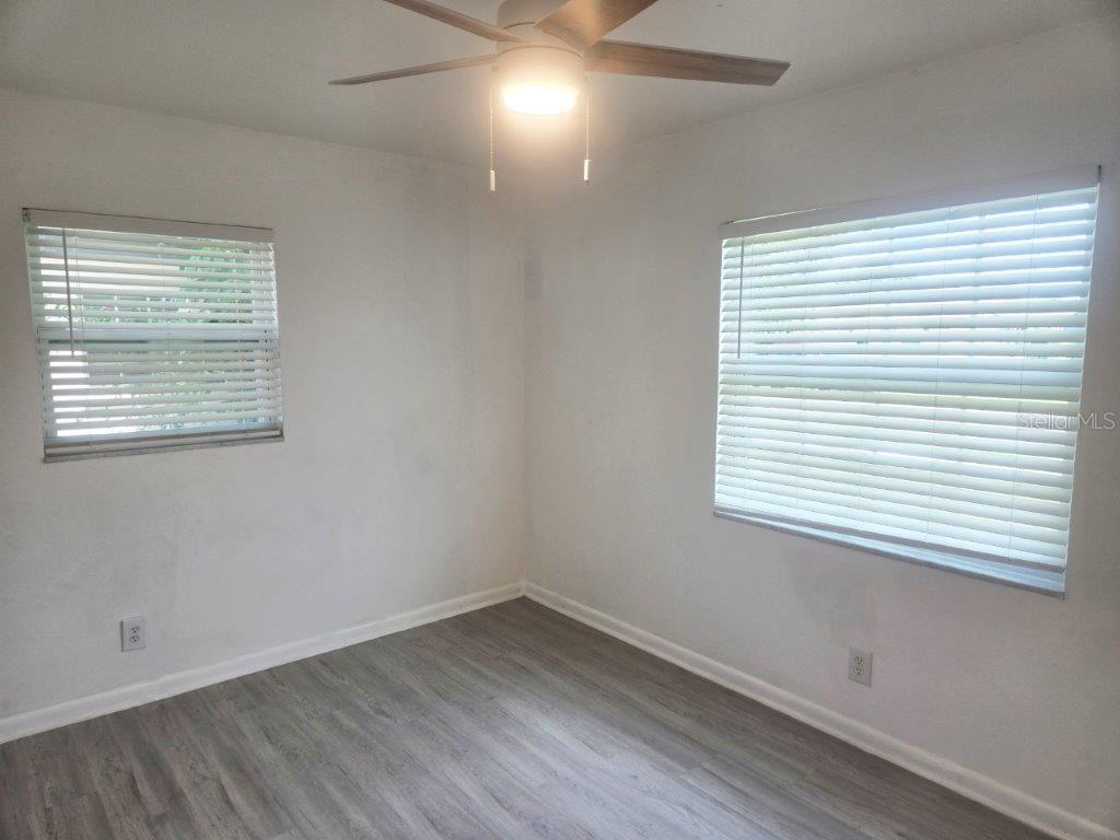 Image 15 of 22 For 7607 Caracas Street