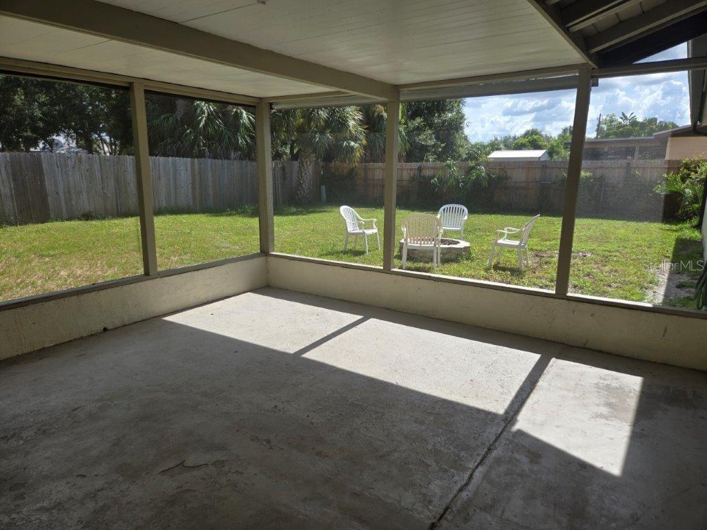 Image 16 of 22 For 7607 Caracas Street