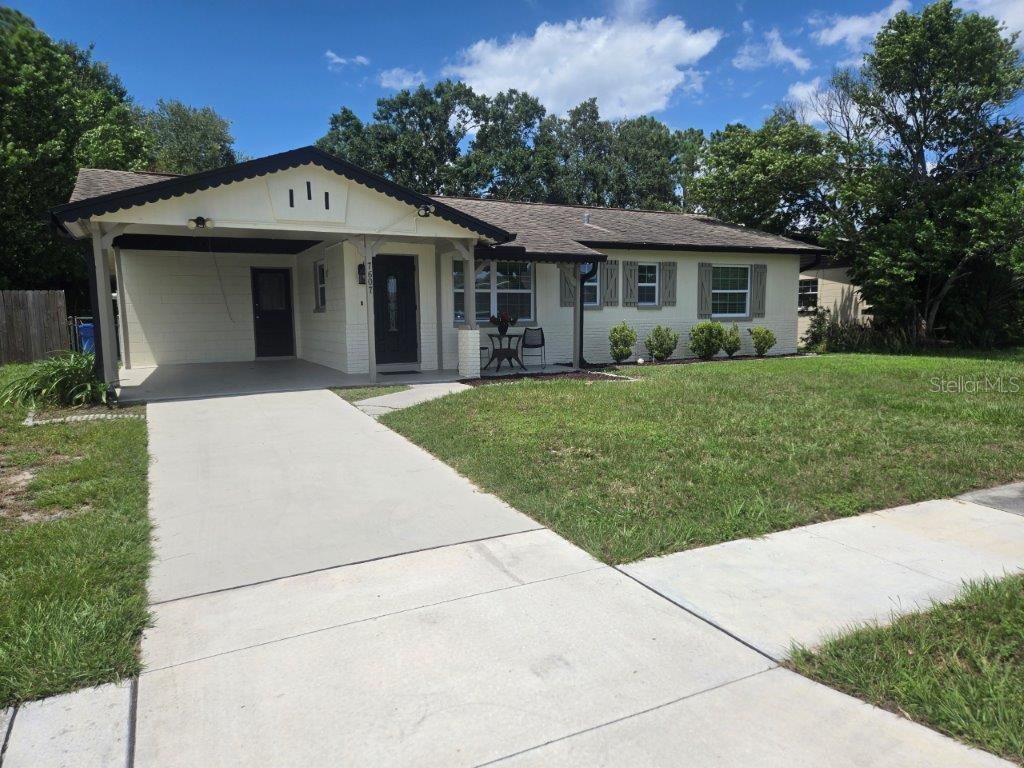 Image 18 of 22 For 7607 Caracas Street