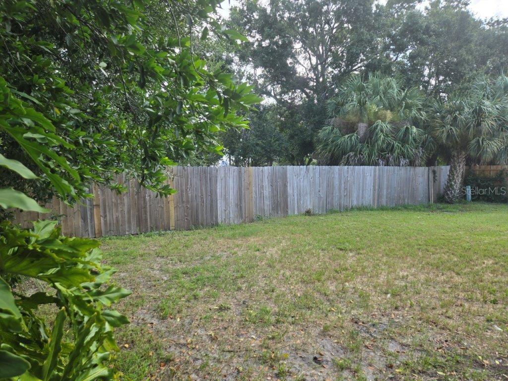Image 19 of 22 For 7607 Caracas Street