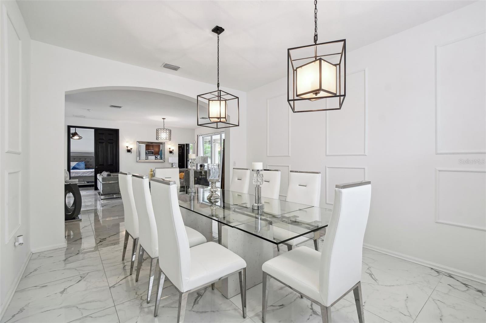 Image 13 of 99 For 8542 Eagle Brook Drive