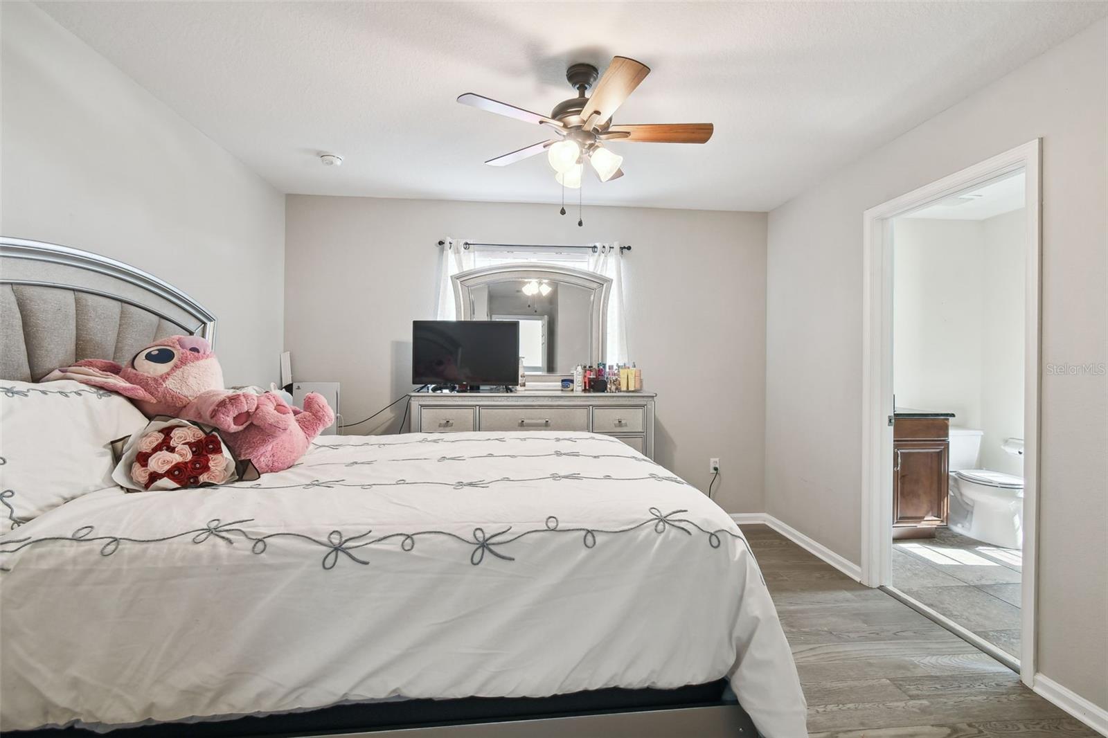 Image 33 of 99 For 8542 Eagle Brook Drive