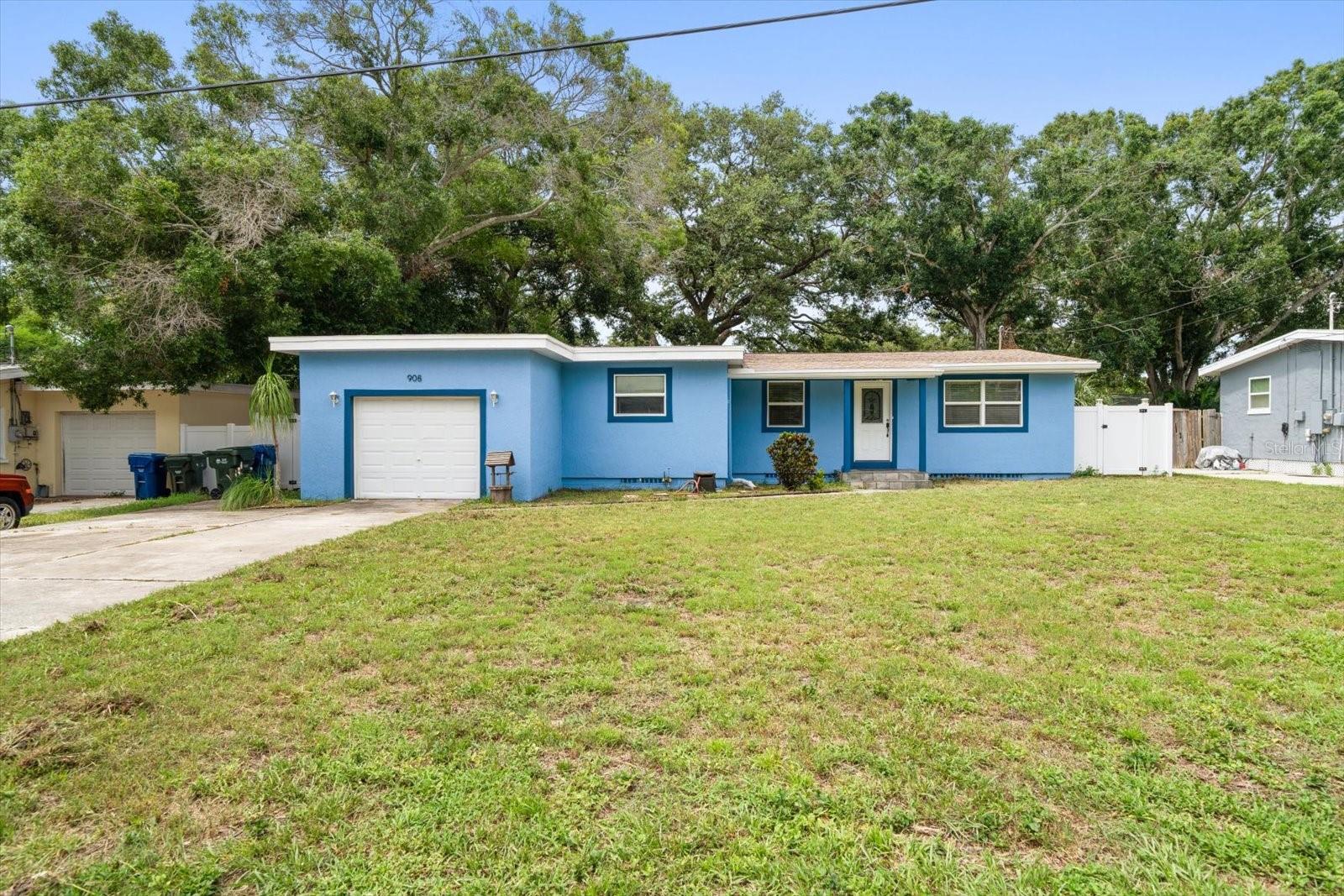 Image 2 of 30 For 908 Palm Drive