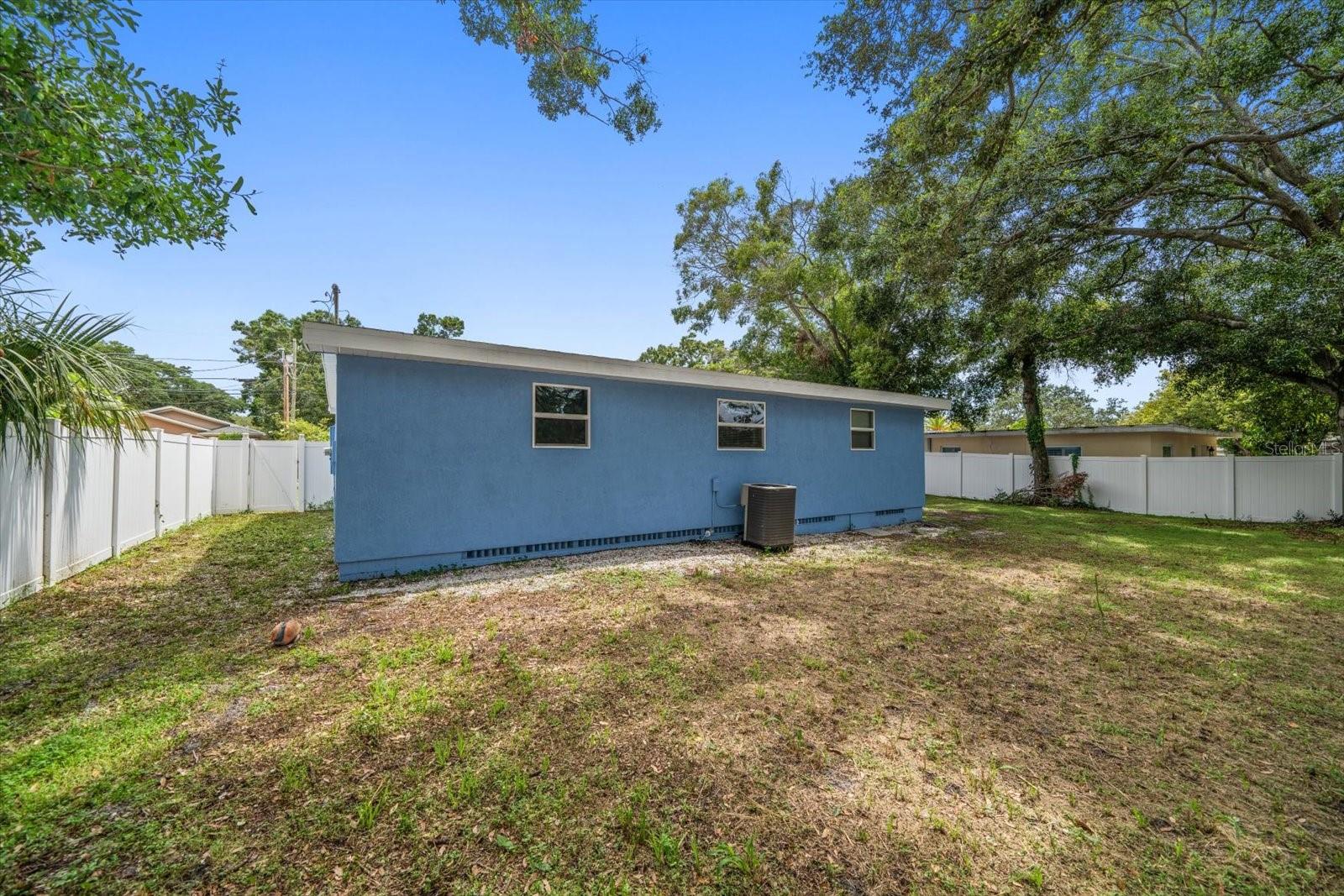 Image 26 of 30 For 908 Palm Drive