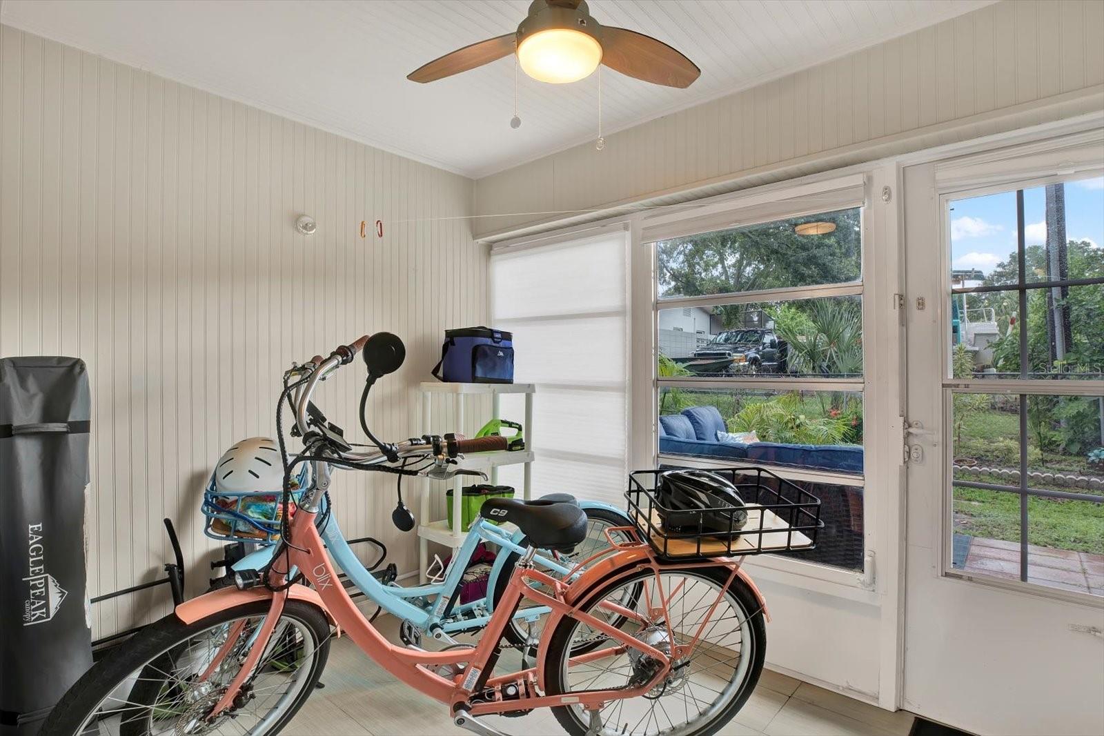 Image 16 of 32 For 863 De Soto Court 863