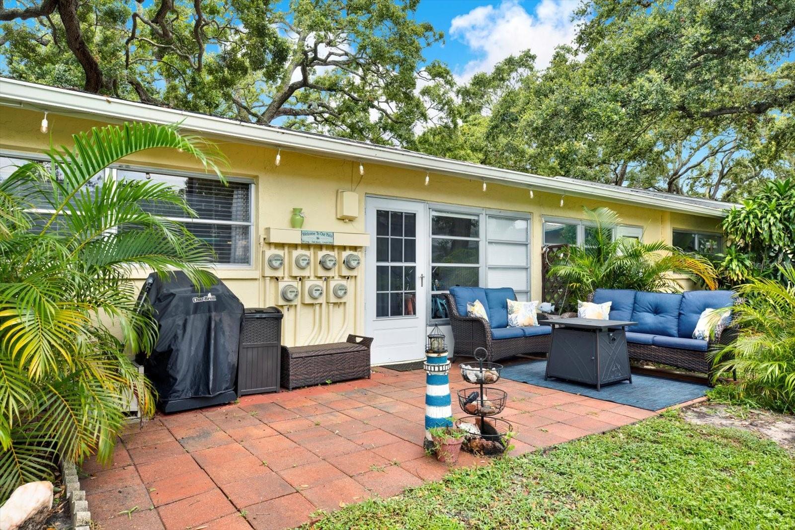 Image 18 of 32 For 863 De Soto Court 863