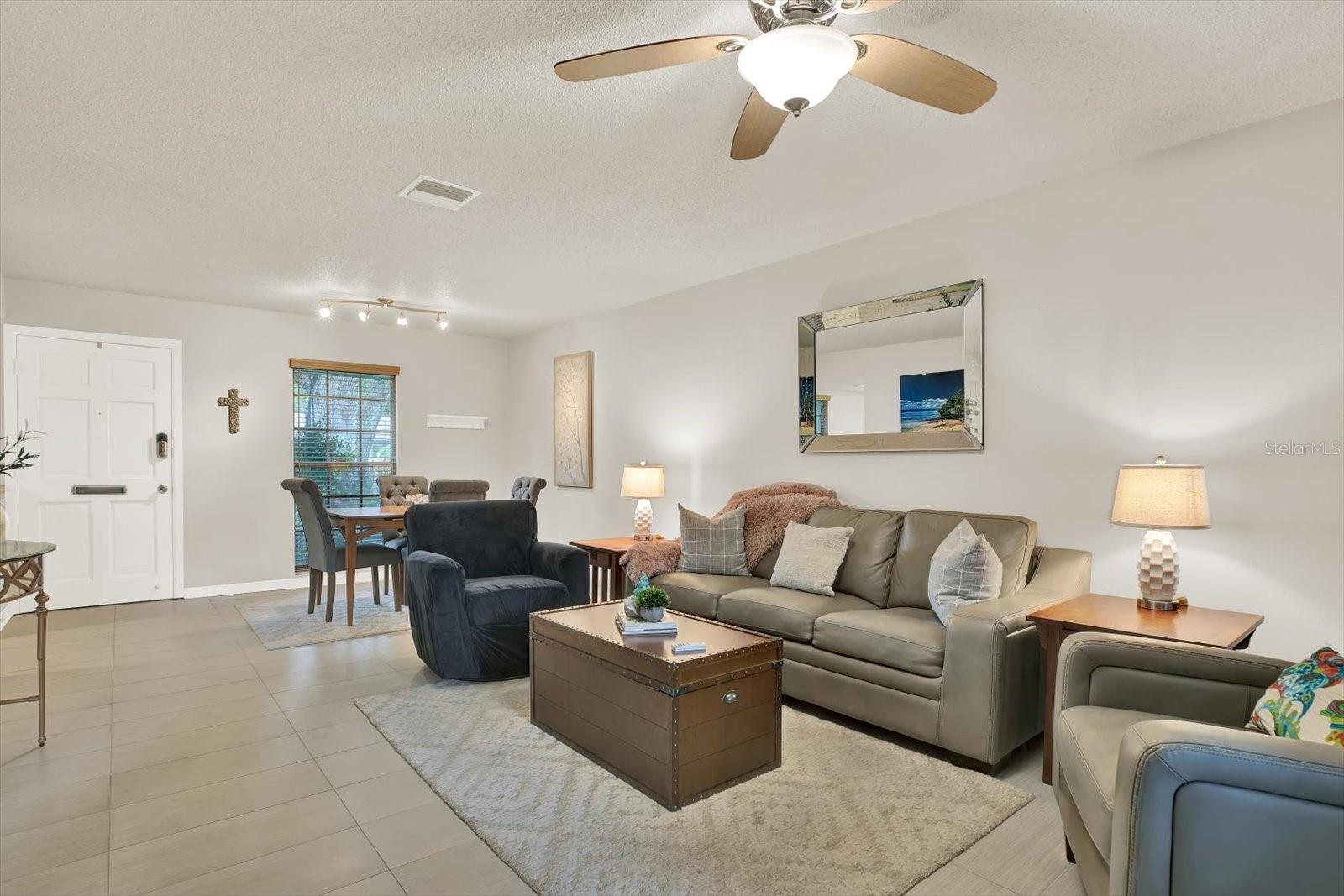 Image 5 of 32 For 863 De Soto Court 863
