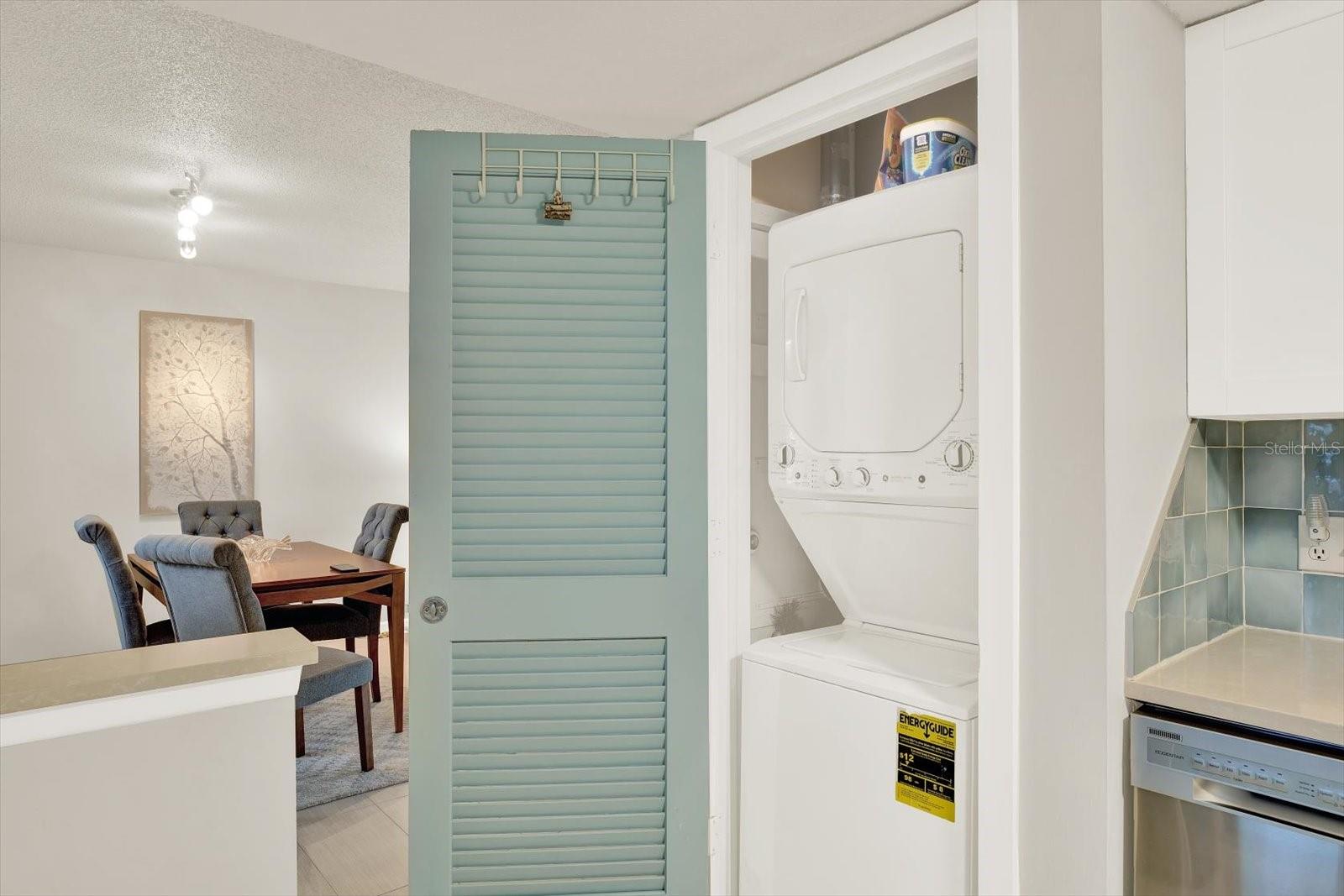 Image 9 of 32 For 863 De Soto Court 863