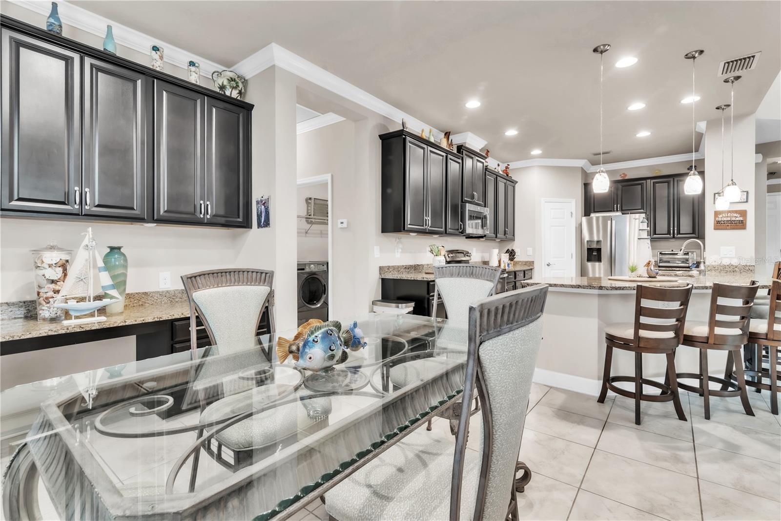 Listing photo id 13 for 3144 Gina Court