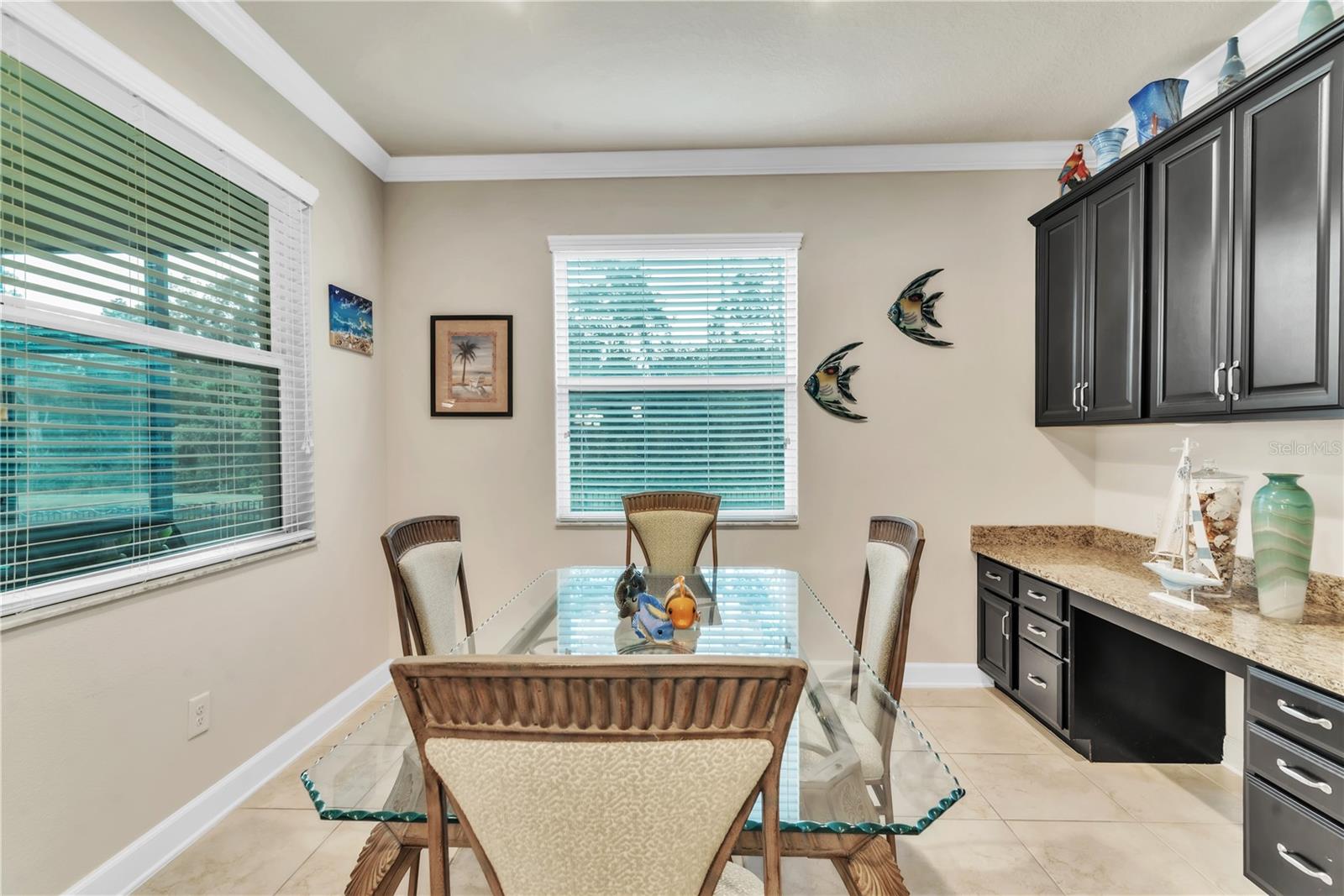 Listing photo id 14 for 3144 Gina Court