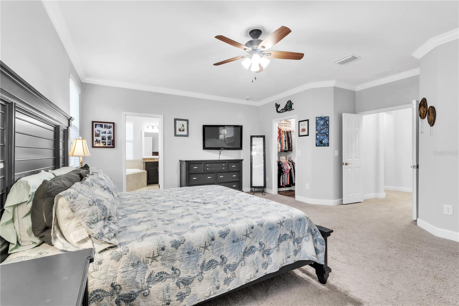 Listing photo id 18 for 3144 Gina Court