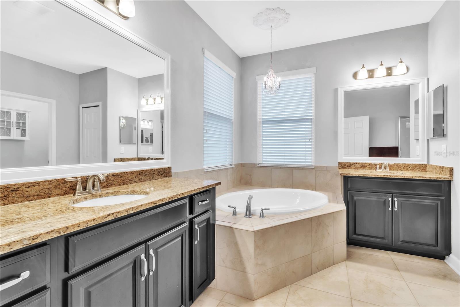 Listing photo id 20 for 3144 Gina Court