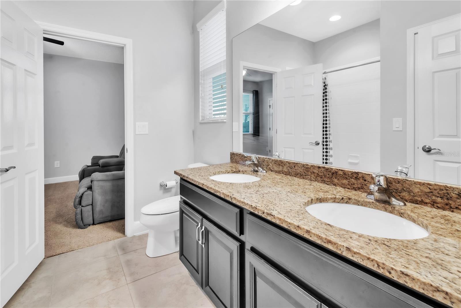 Listing photo id 27 for 3144 Gina Court