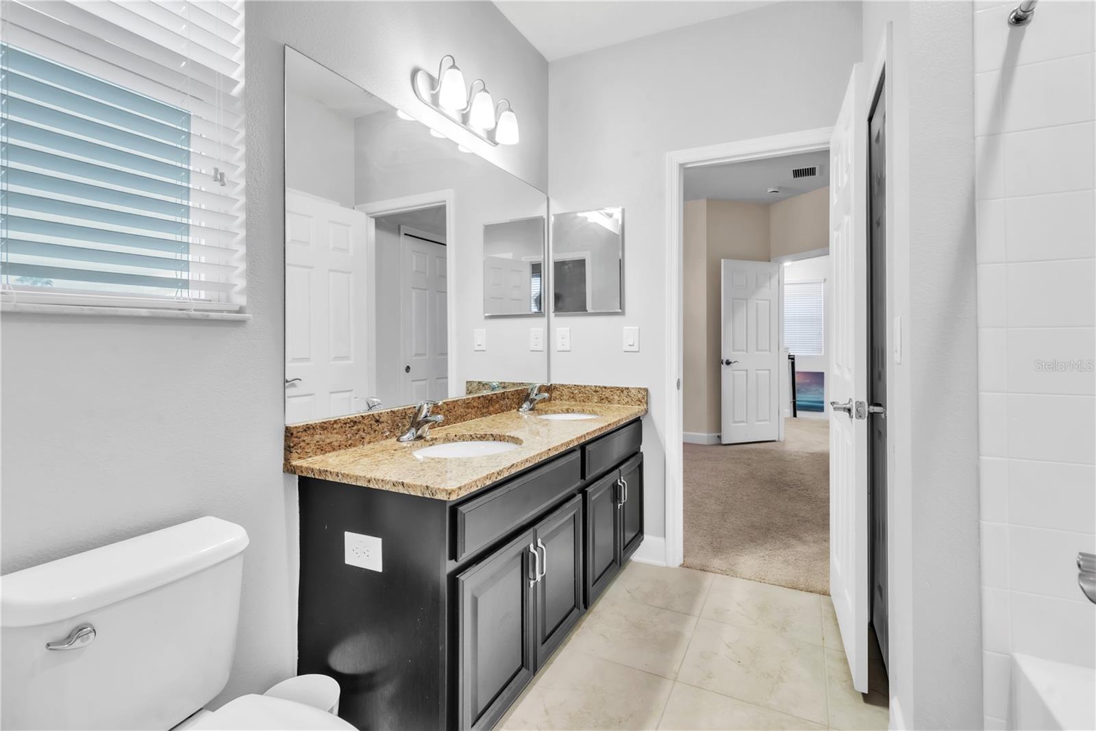 Listing photo id 28 for 3144 Gina Court