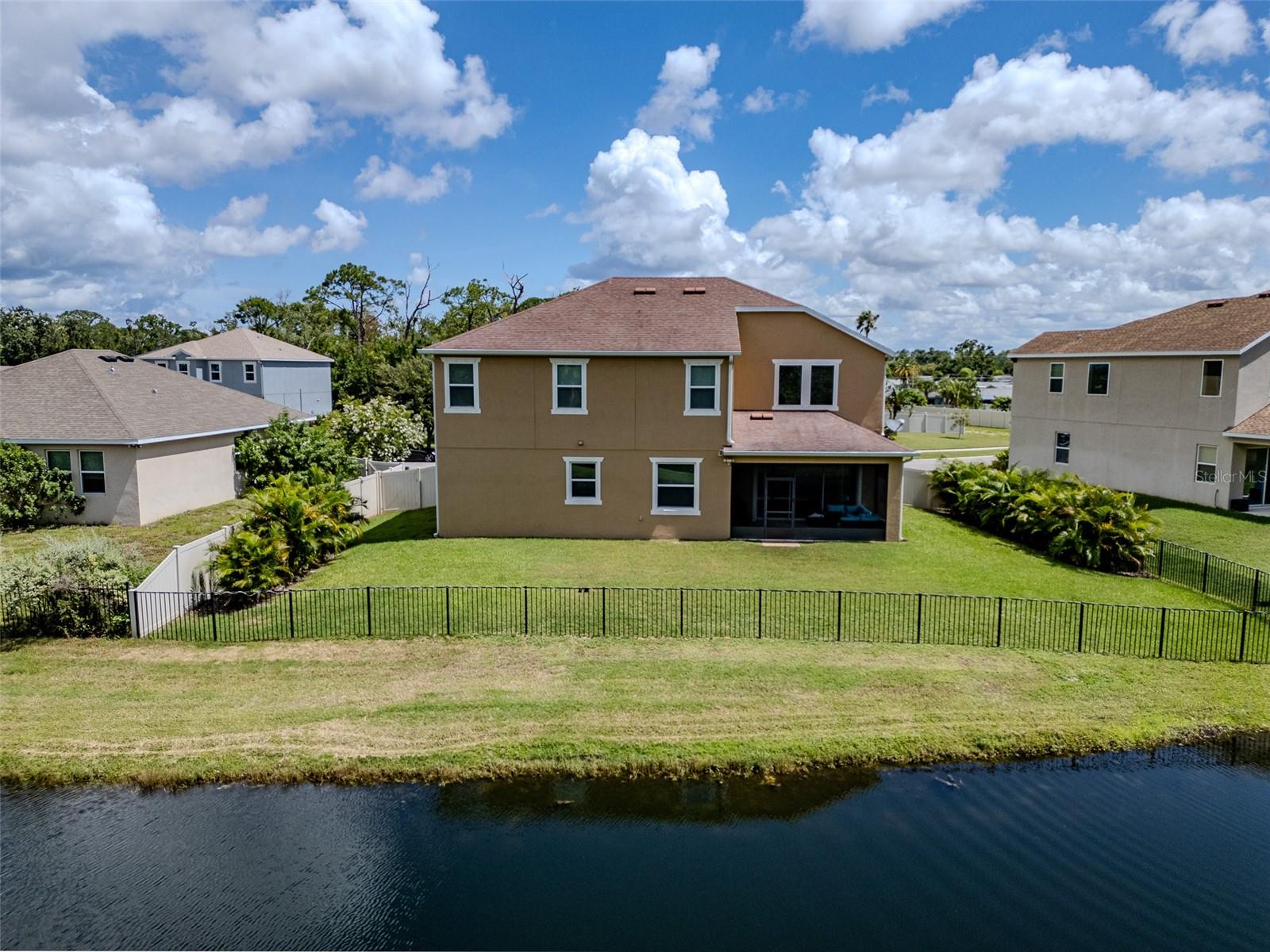 Listing photo id 32 for 3144 Gina Court