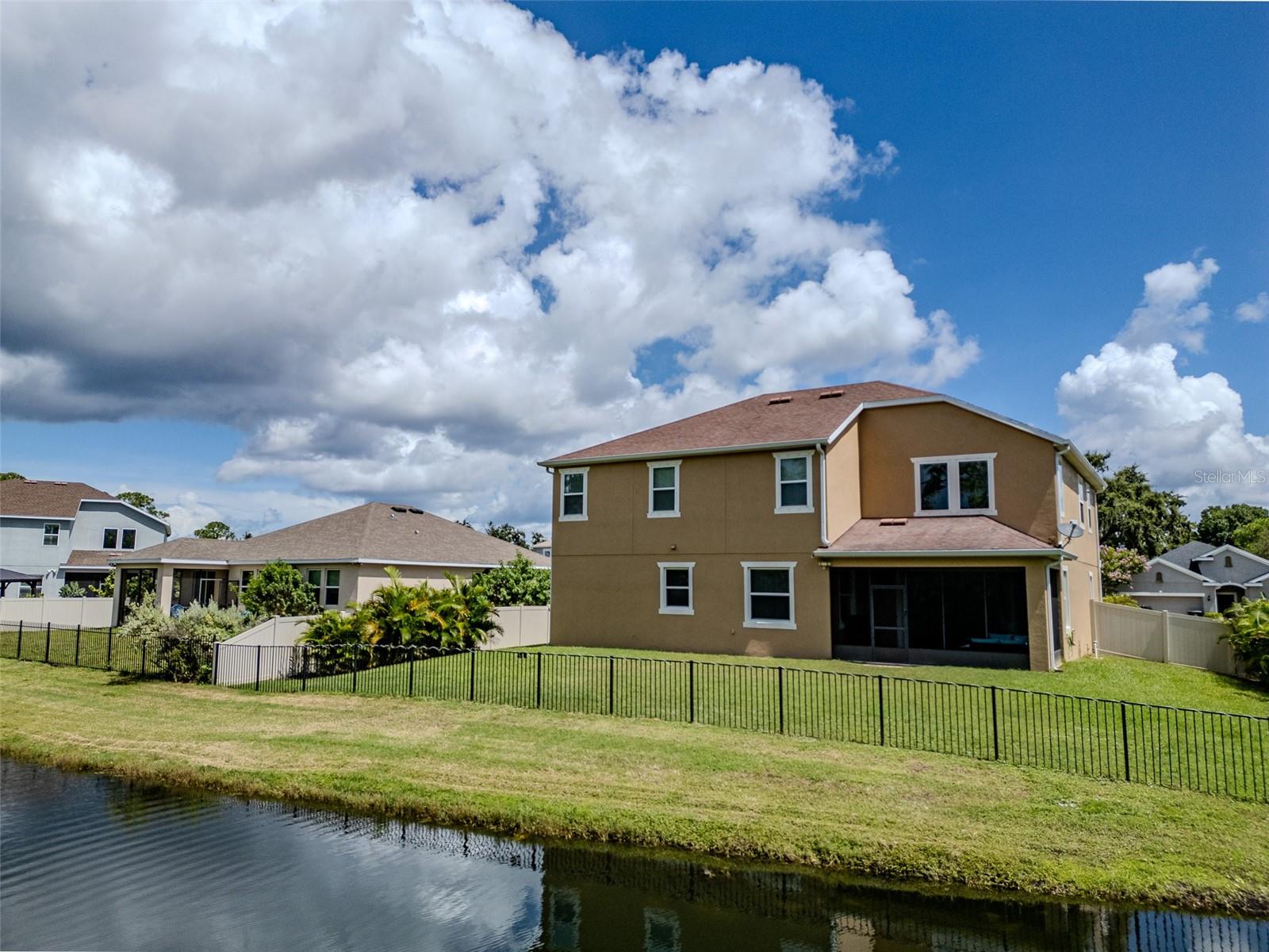 Listing photo id 33 for 3144 Gina Court