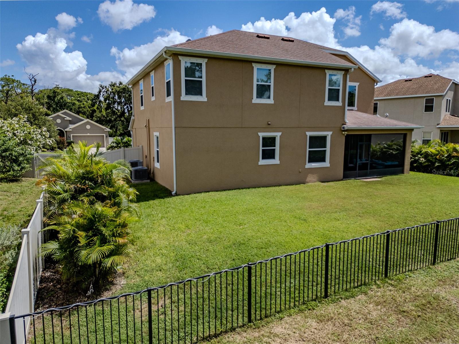 Listing photo id 34 for 3144 Gina Court