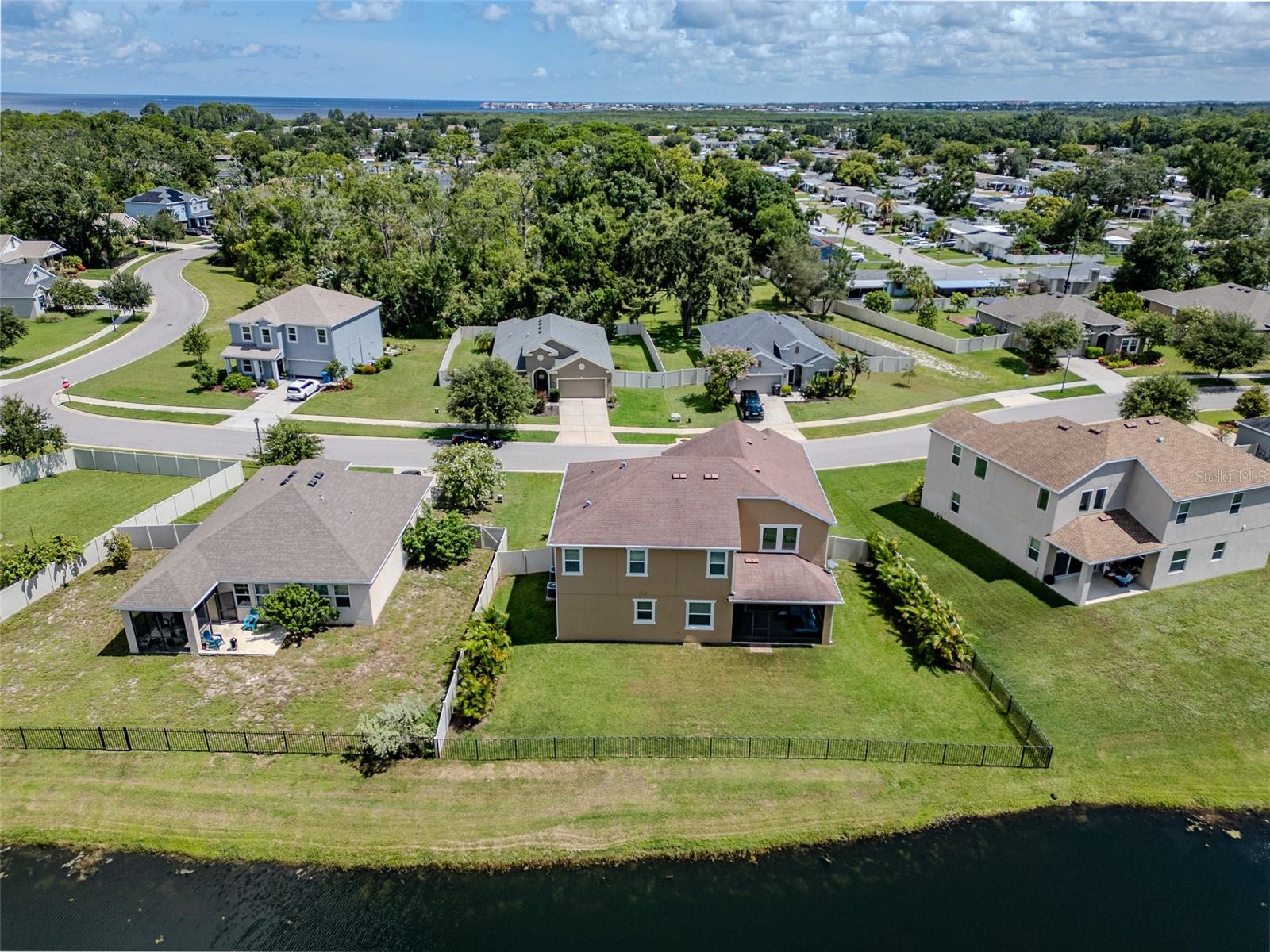 Listing photo id 38 for 3144 Gina Court