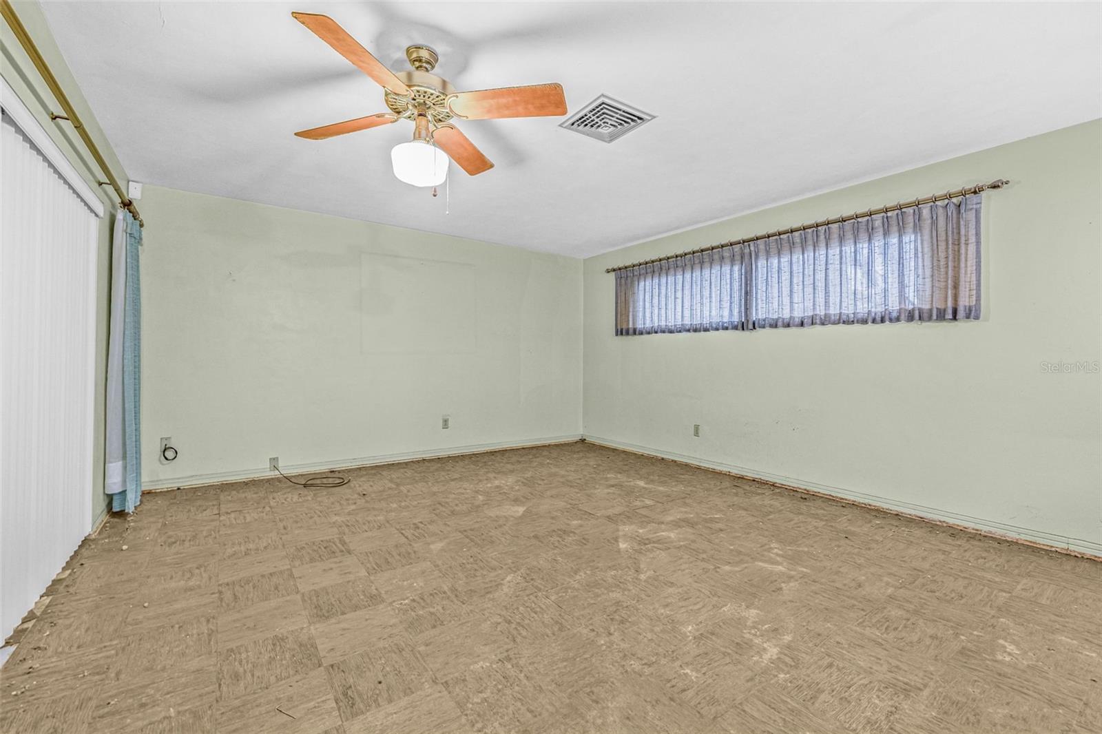 Listing photo id 20 for 1293 88th Avenue N